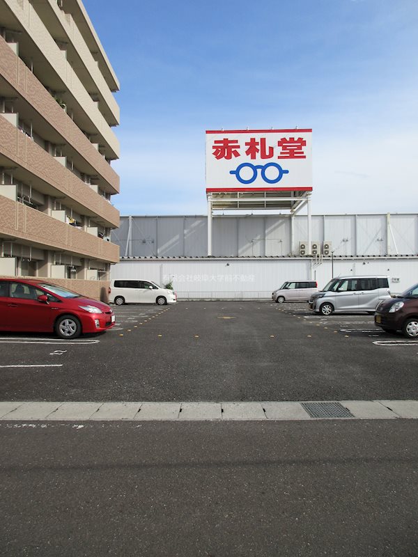 プラウ正木 駐車場