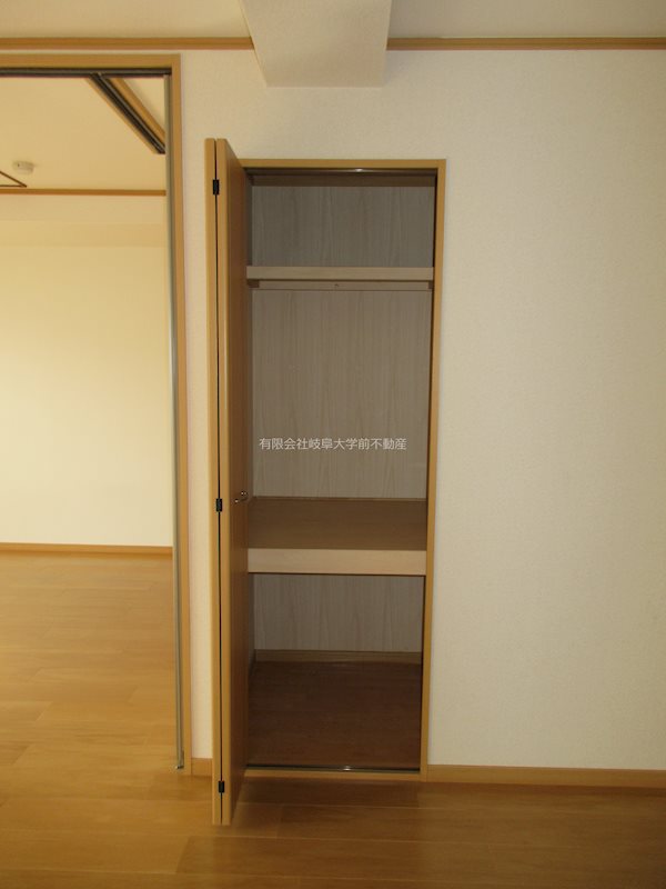 プラウ正木 収納