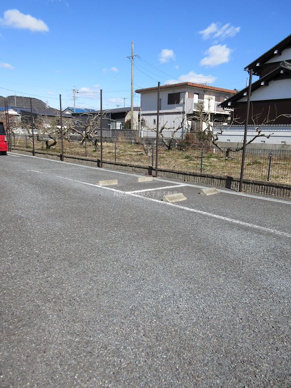 ブルーム 駐車場