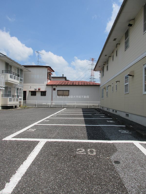サニーハイツくろの 駐車場