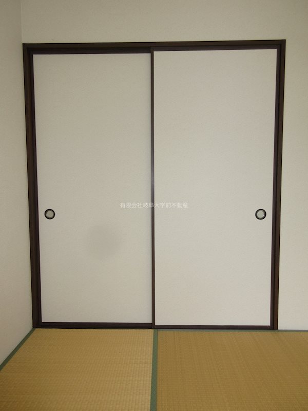 サニーハイツくろの 収納