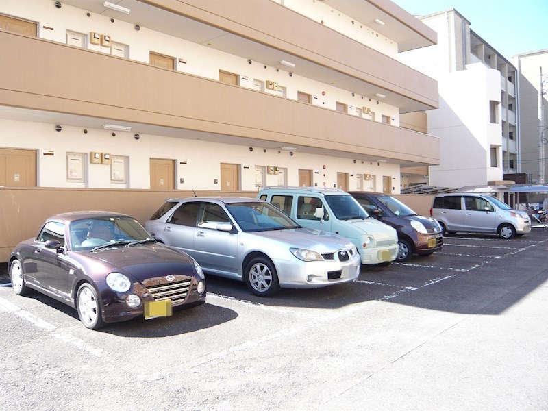ページⅠ 駐車場