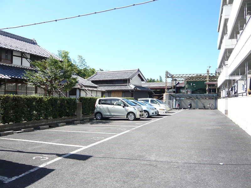 ページⅡ 駐車場