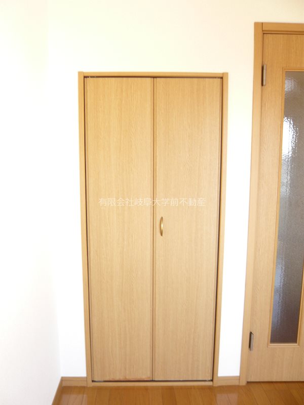 YKカレッジマンション 収納