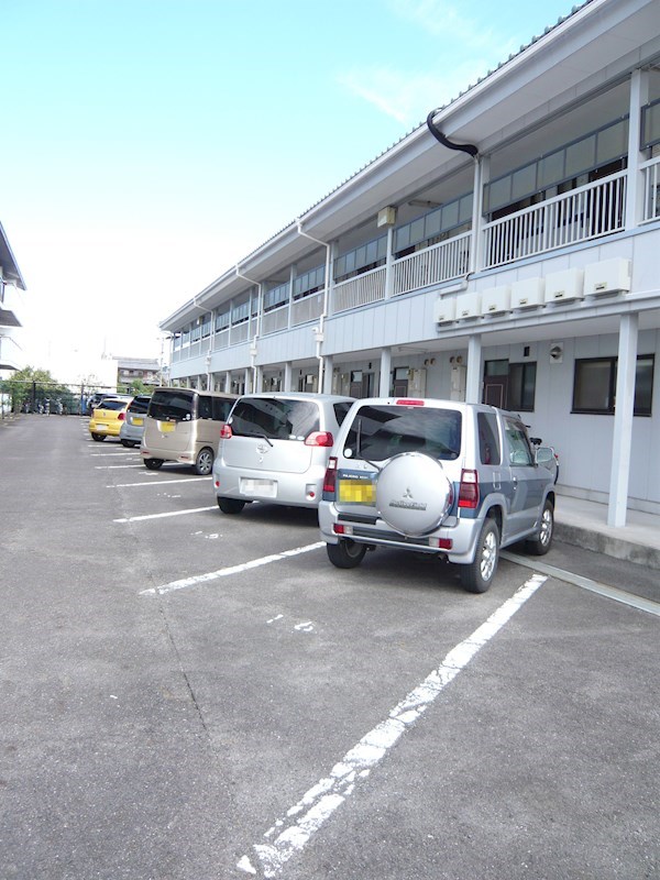 第1フラット久世 駐車場