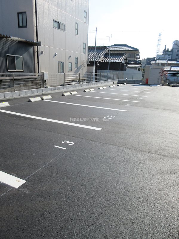 D-room South・North　D-room　South 駐車場