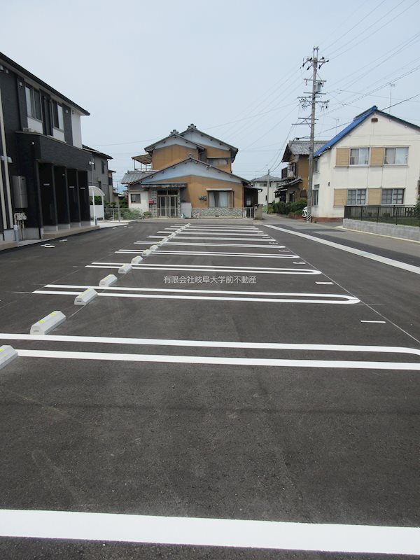 ノワレット 駐車場