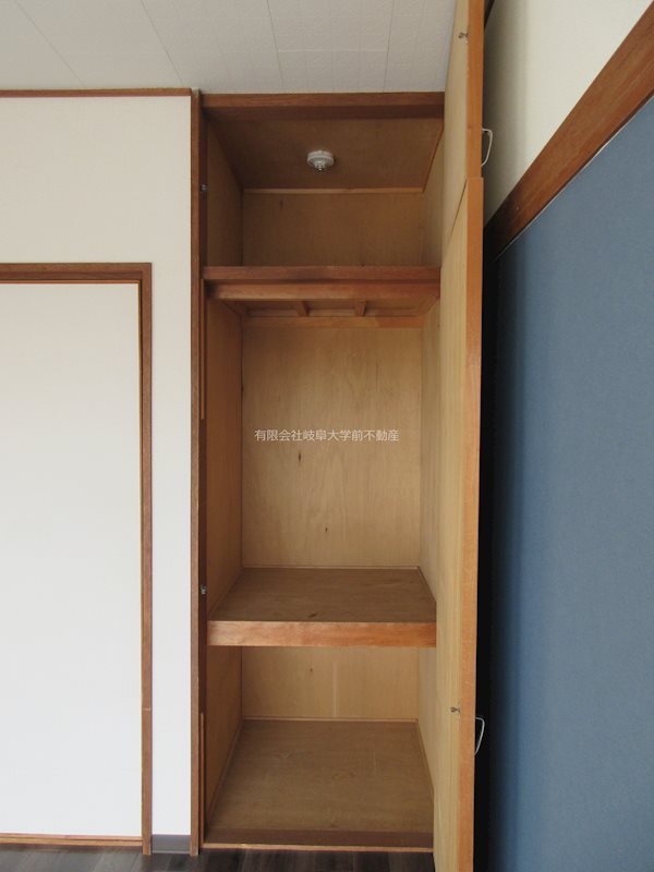小森ビル 収納