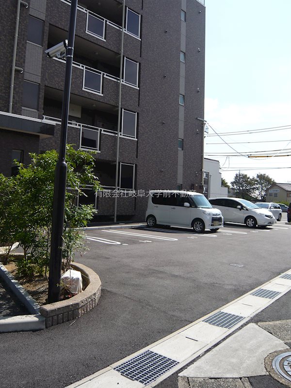 MARVELOUS 駐車場