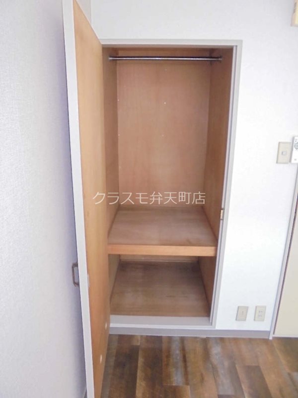 エスタイル天保山　 収納