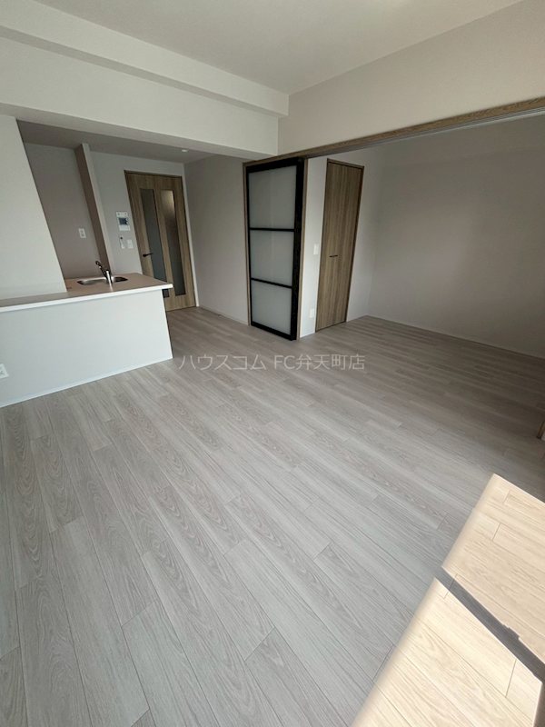Louis Residence 弁天町 リビング