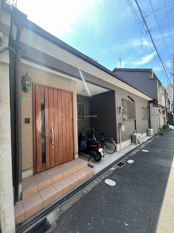 港区市岡2丁目戸建 エントランス