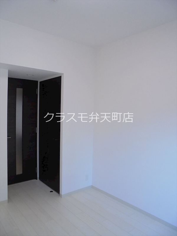 EC難波WEST-SIDEⅥグラッド　 リビング