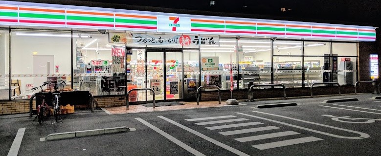 スプランディッド大阪ベイサイドDUE コンビニ