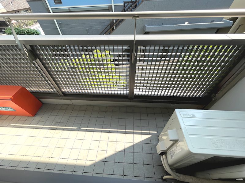 カマル・バスネ ベランダ