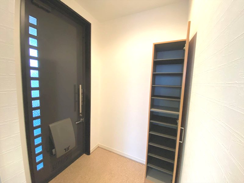 カーサ・セレジェーラⅡ 玄関