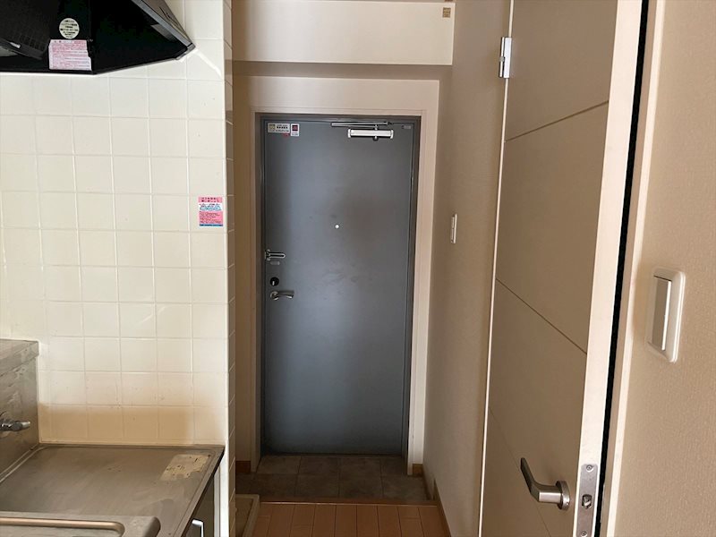 パルティール氷川台 玄関