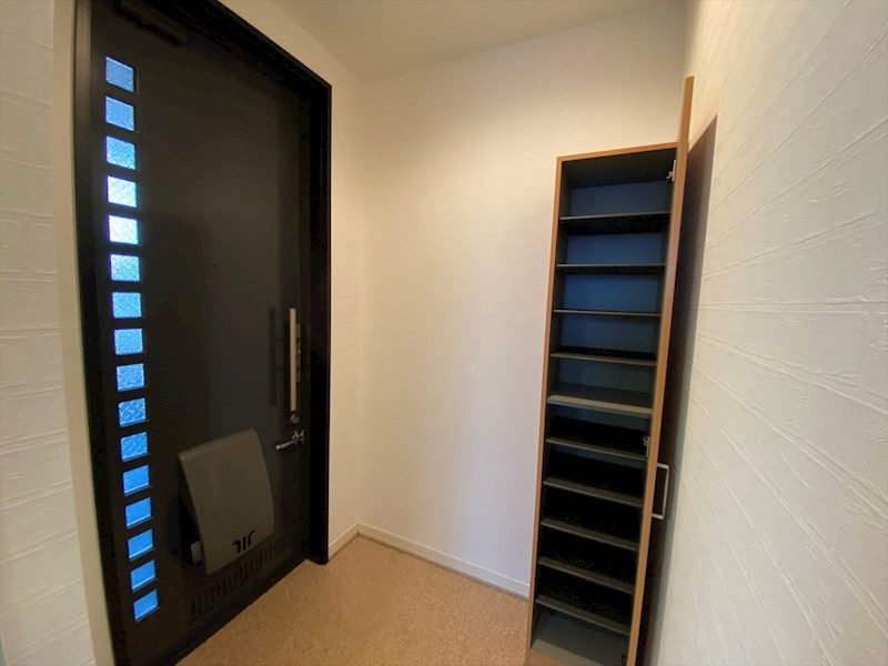 カーサ・セレジェーラⅡ 玄関