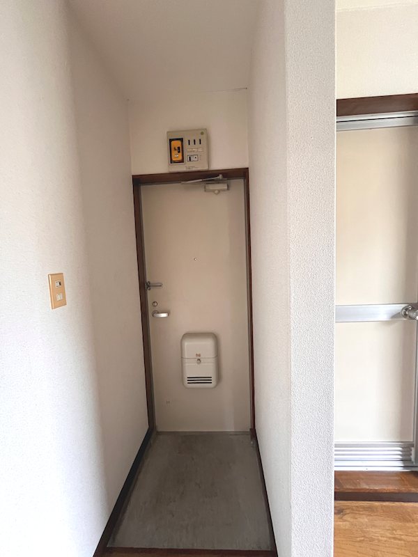 プチメゾン早宮 玄関