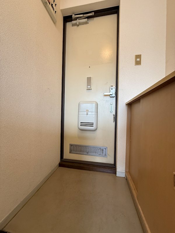 コトーミタ 玄関