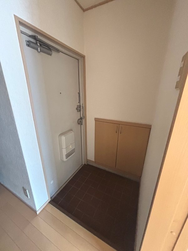 ルーエ森田 玄関