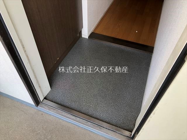 パルティール茂呂 玄関