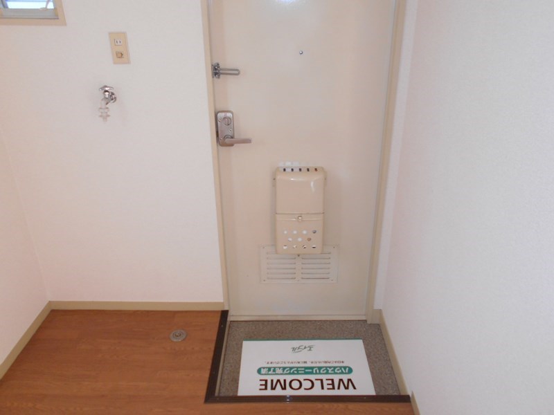 コーポパピヨン 玄関