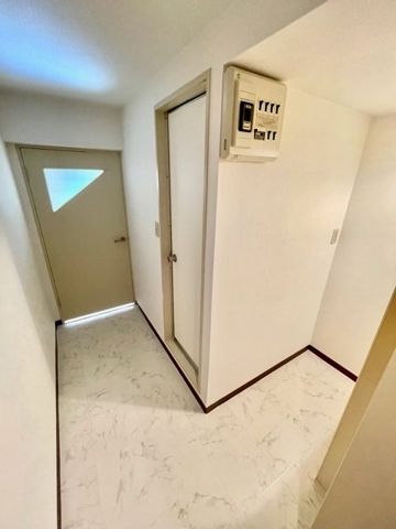 メゾンエクレーレ江古田 玄関