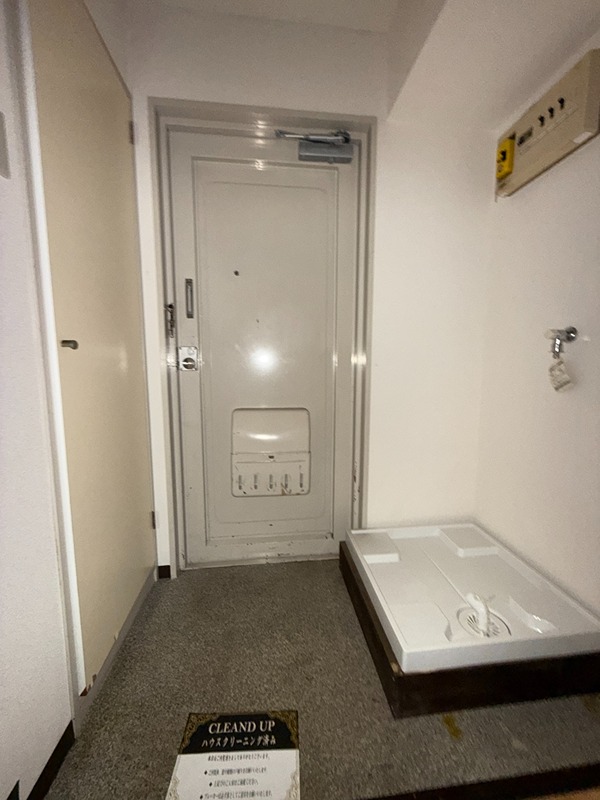 山口第2メタルメゾン 玄関