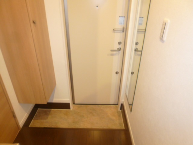ルクール氷川台 玄関