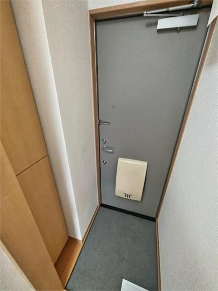 ＹＫＬ　ＦＬＡＴ 玄関