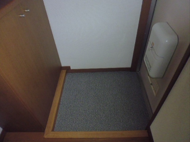 エコーハイツＫ 玄関