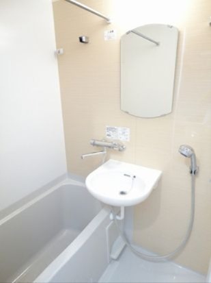 ルーブル小竹向原弐番館 風呂画像