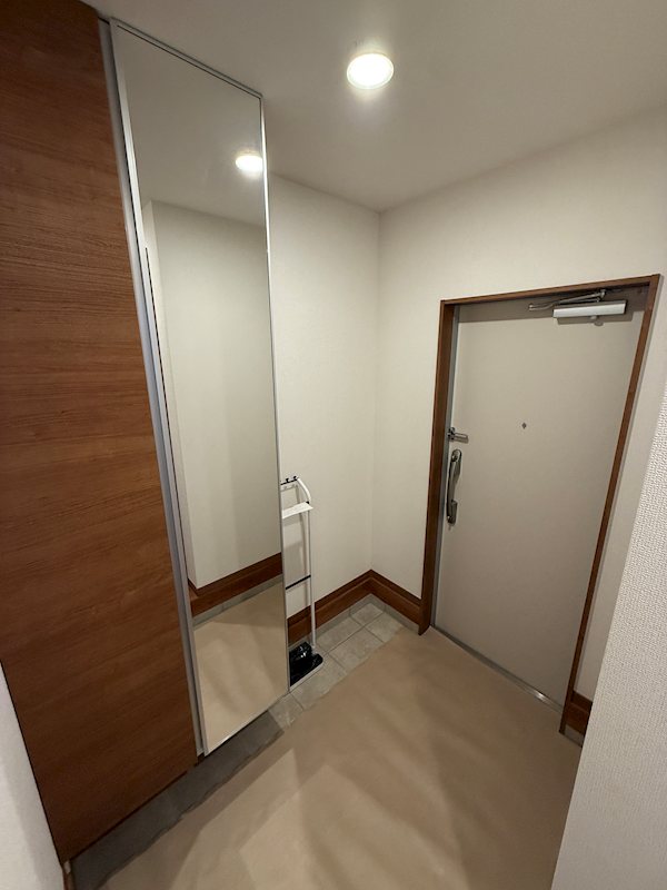 ティーリミテッド 玄関
