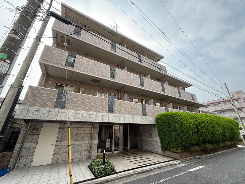 リガーレプレズント氷川台  104号室 外観