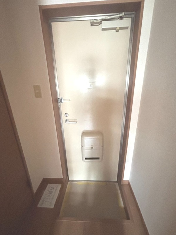 クリオ４２ 玄関