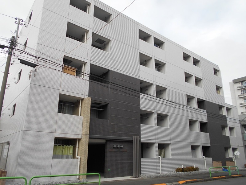 ソブレパサール 401号室 外観