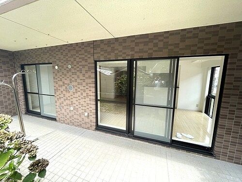 ライオンズマンション氷川台第２ エントランス