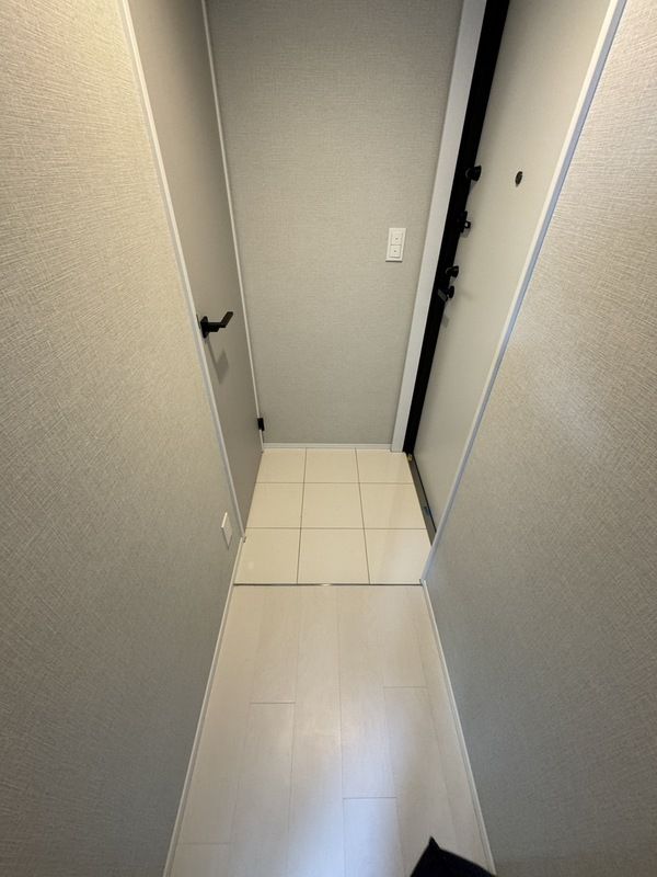 ツヴァイテ小竹向原 玄関