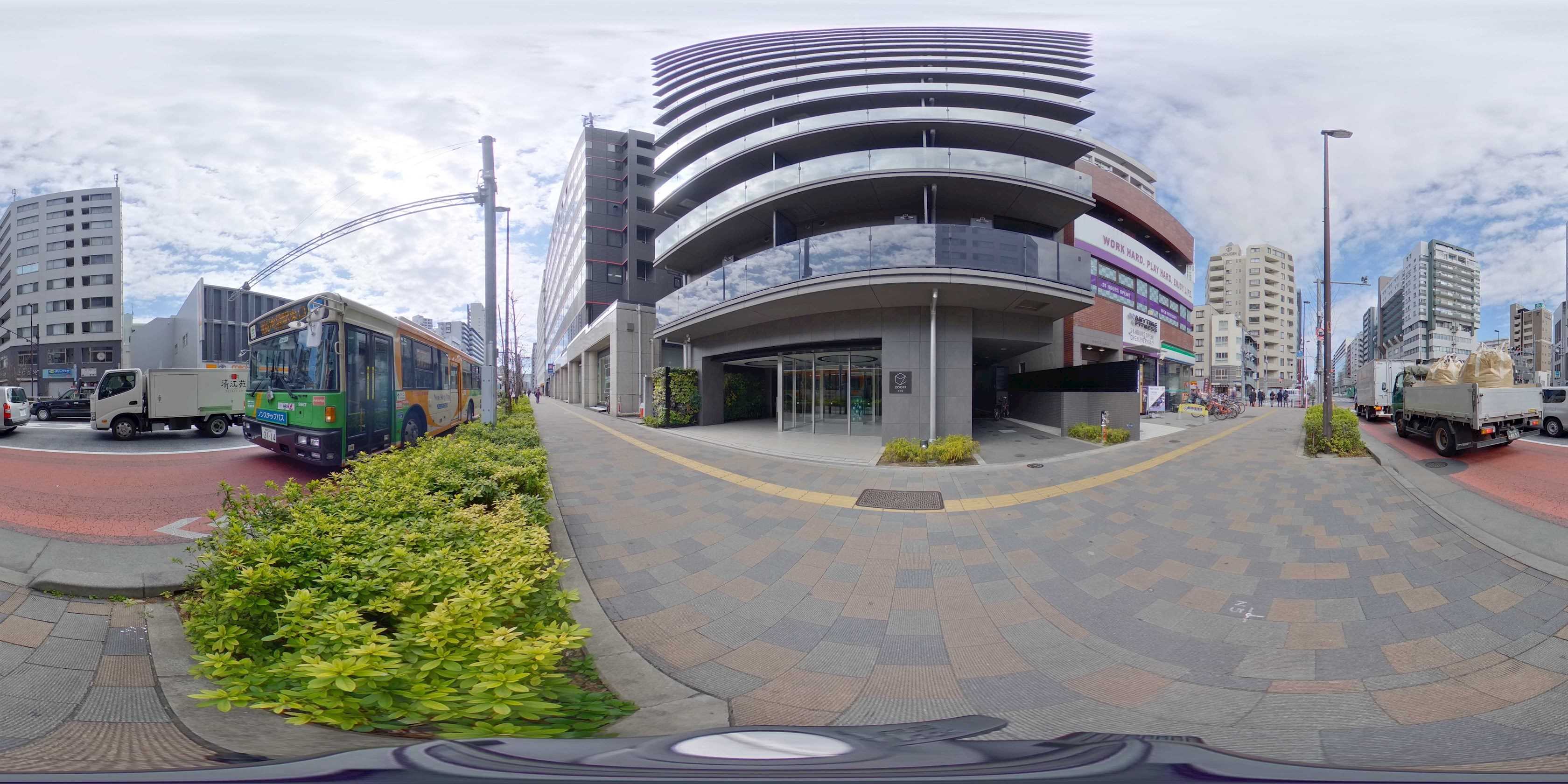 ZOOM東新宿 外観