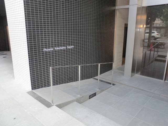 ZOOM横浜SQUARE エントランス