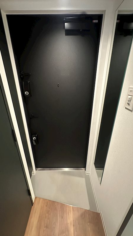 ZOOM新宿御苑前 玄関