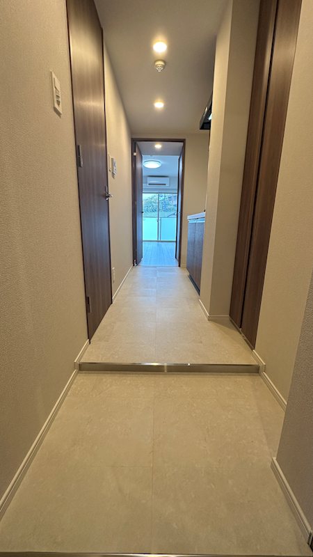 ヴァローレ喜多見 玄関