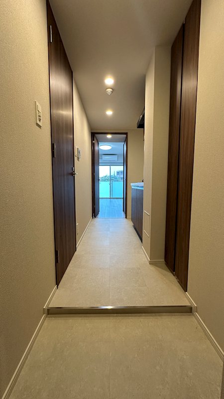 ヴァローレ喜多見 玄関