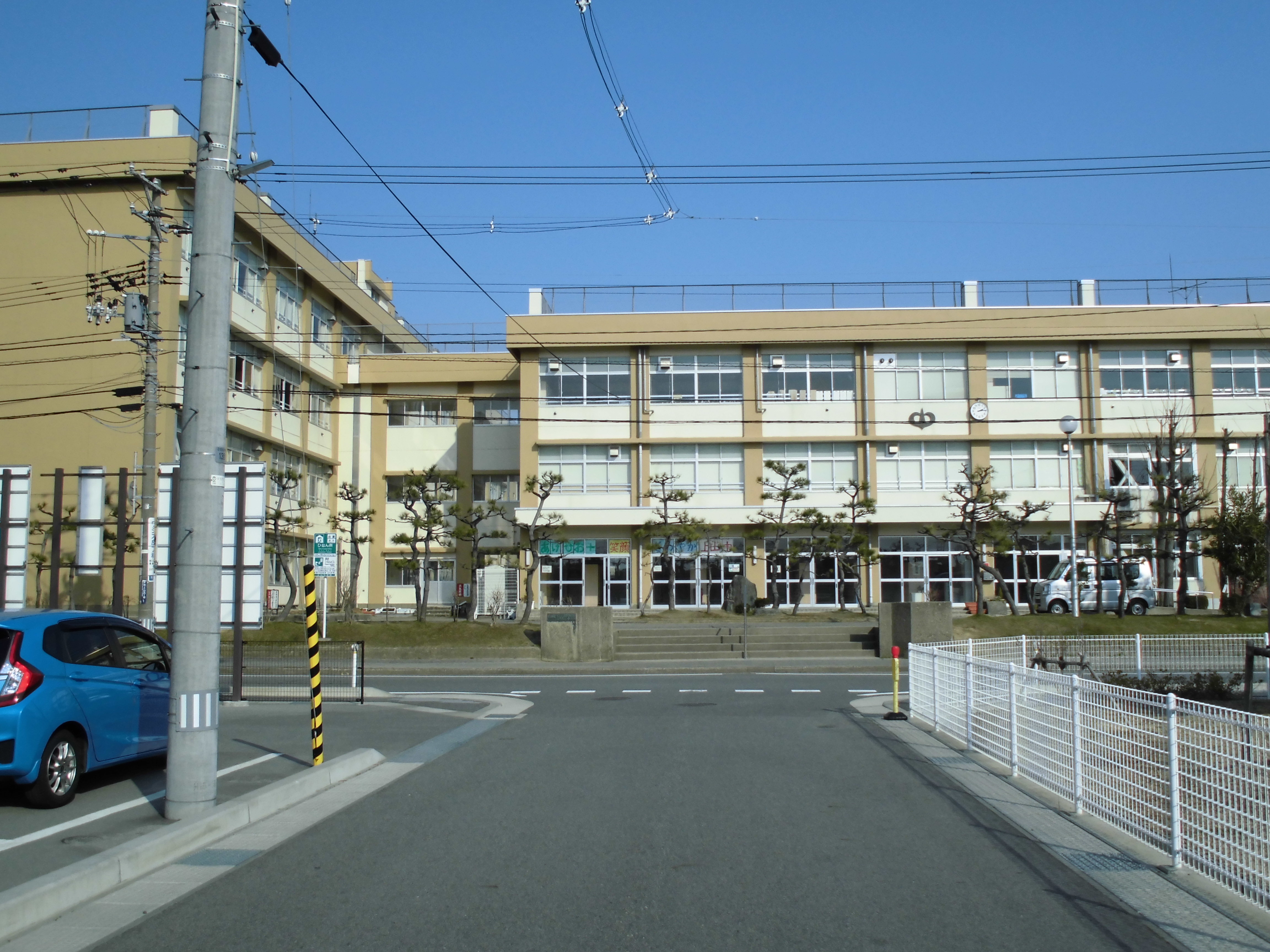 ベルメゾン網川原 中学校