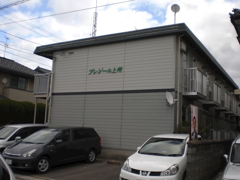 プレジール上所 駐車場