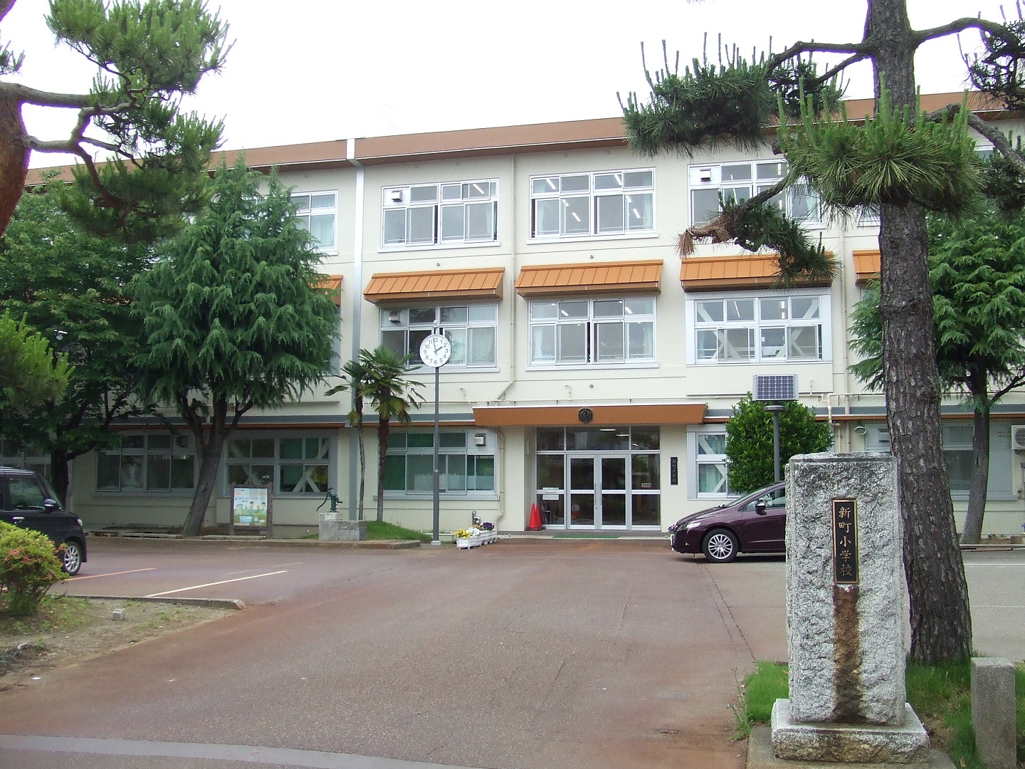 ひかりハイツR棟 小学校
