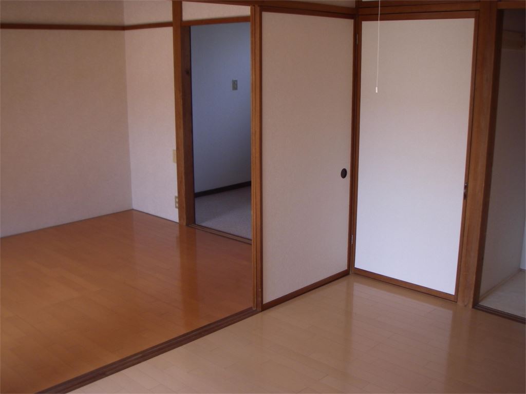 第二かわばた荘 リビング