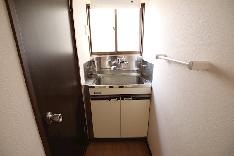 幸町1丁目貸家 洗面所