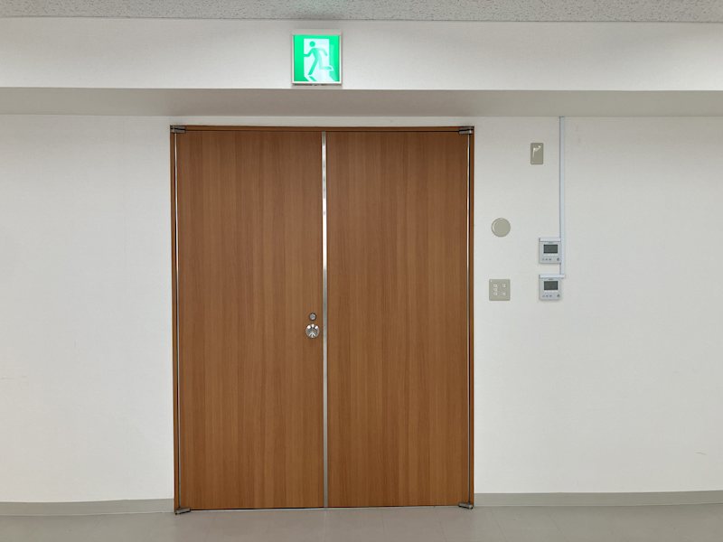 高野不動産駅前ビル 玄関